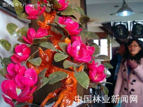 苏州：玉制花卉盆景惹人爱（图）